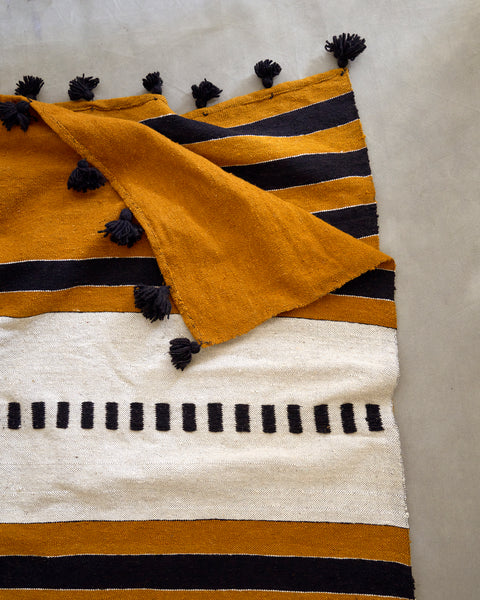 Hand made wool blanket- sustainable by women artisans in Tunisia