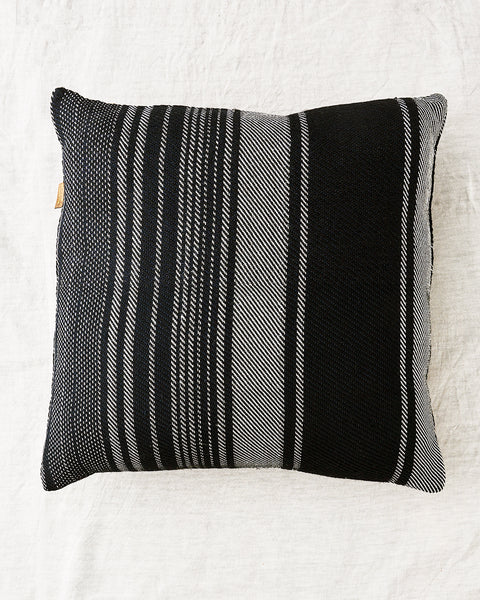 Cushion in wool and silk